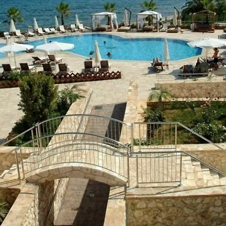 Hotell Ionian Emerald Karavomylos