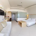 爱奥尼亚绿宝石度假酒店