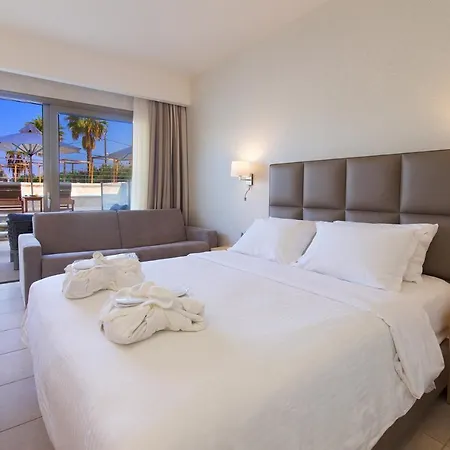 Ionian Emerald 5* Karavómilosz