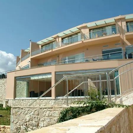 Ionian Emerald 5* Karavómilosz